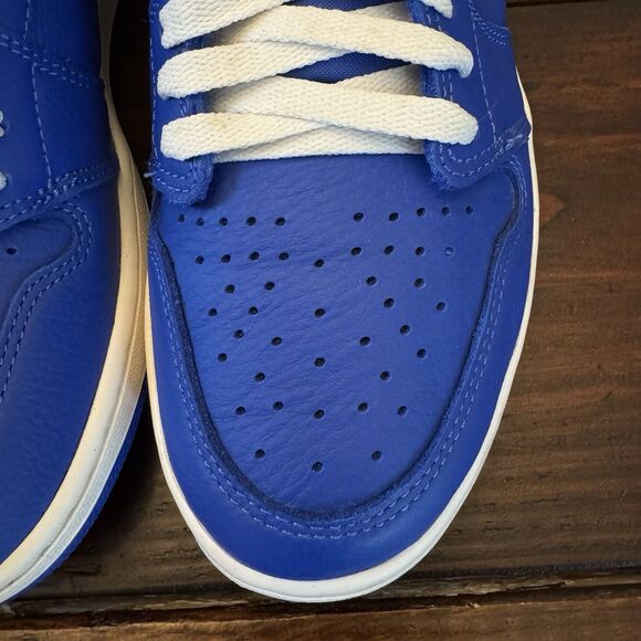 Air Jordan 1 Retro High Hyper Royal Shoes - Picture 7 of 11